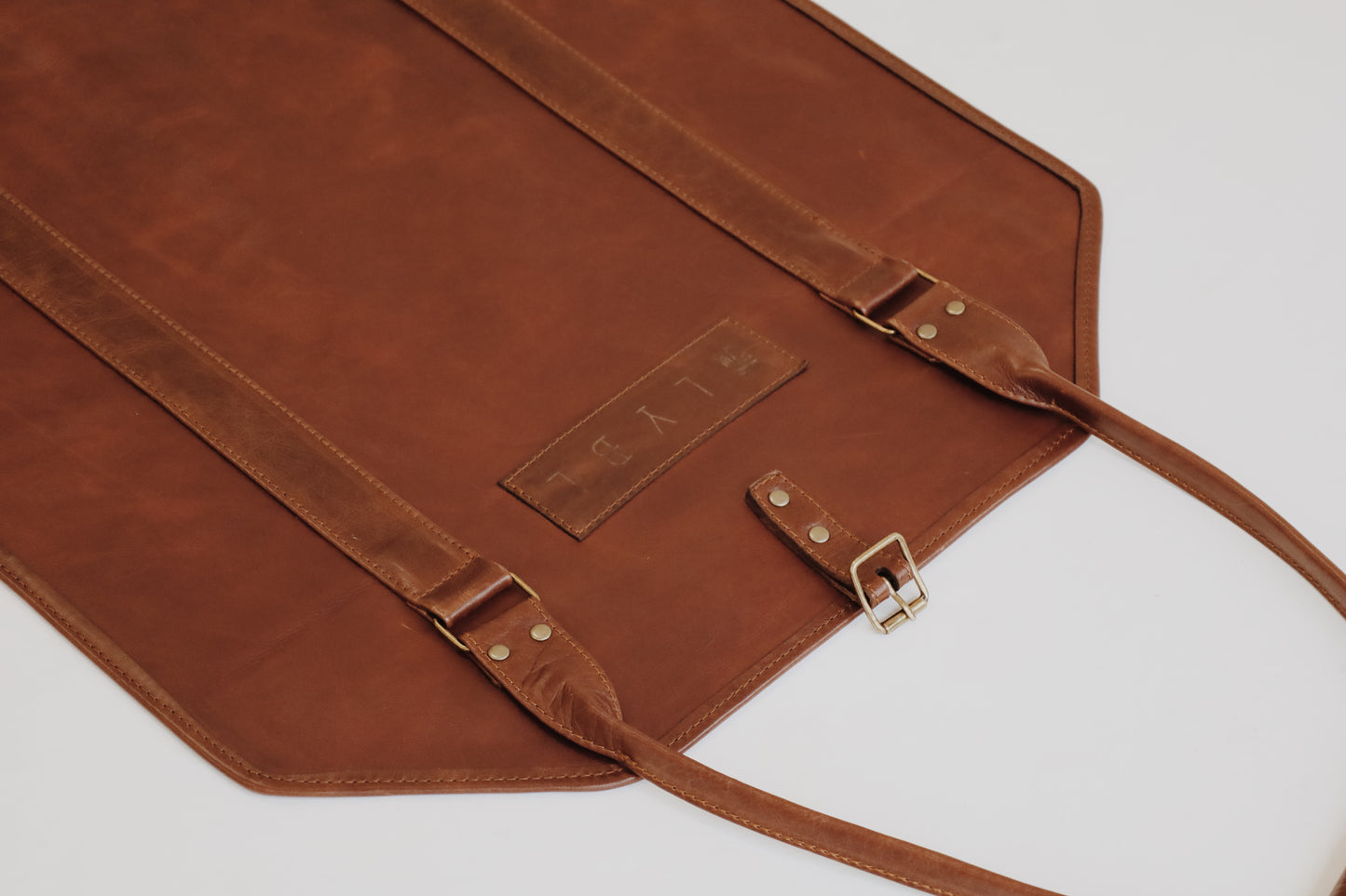 LYBL Leather LogLift, in Walnut