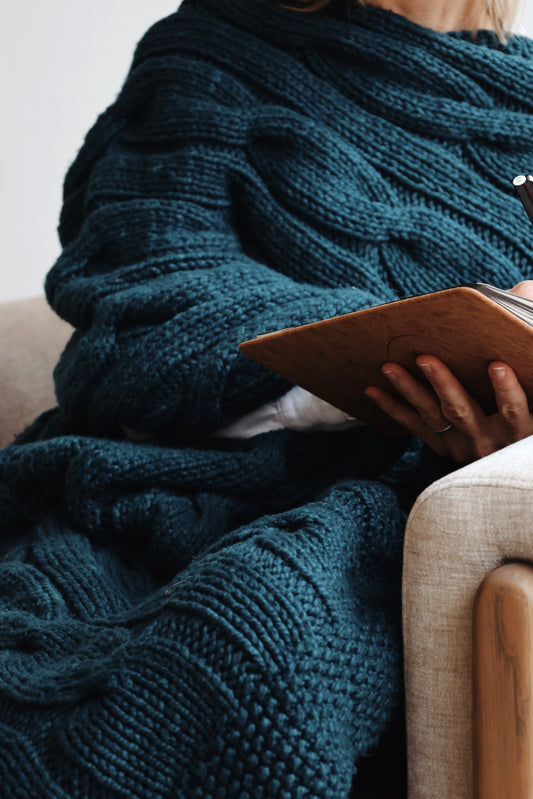 Traditional 100% Cotton Peacock Blue Chunky Cable-knit Throw