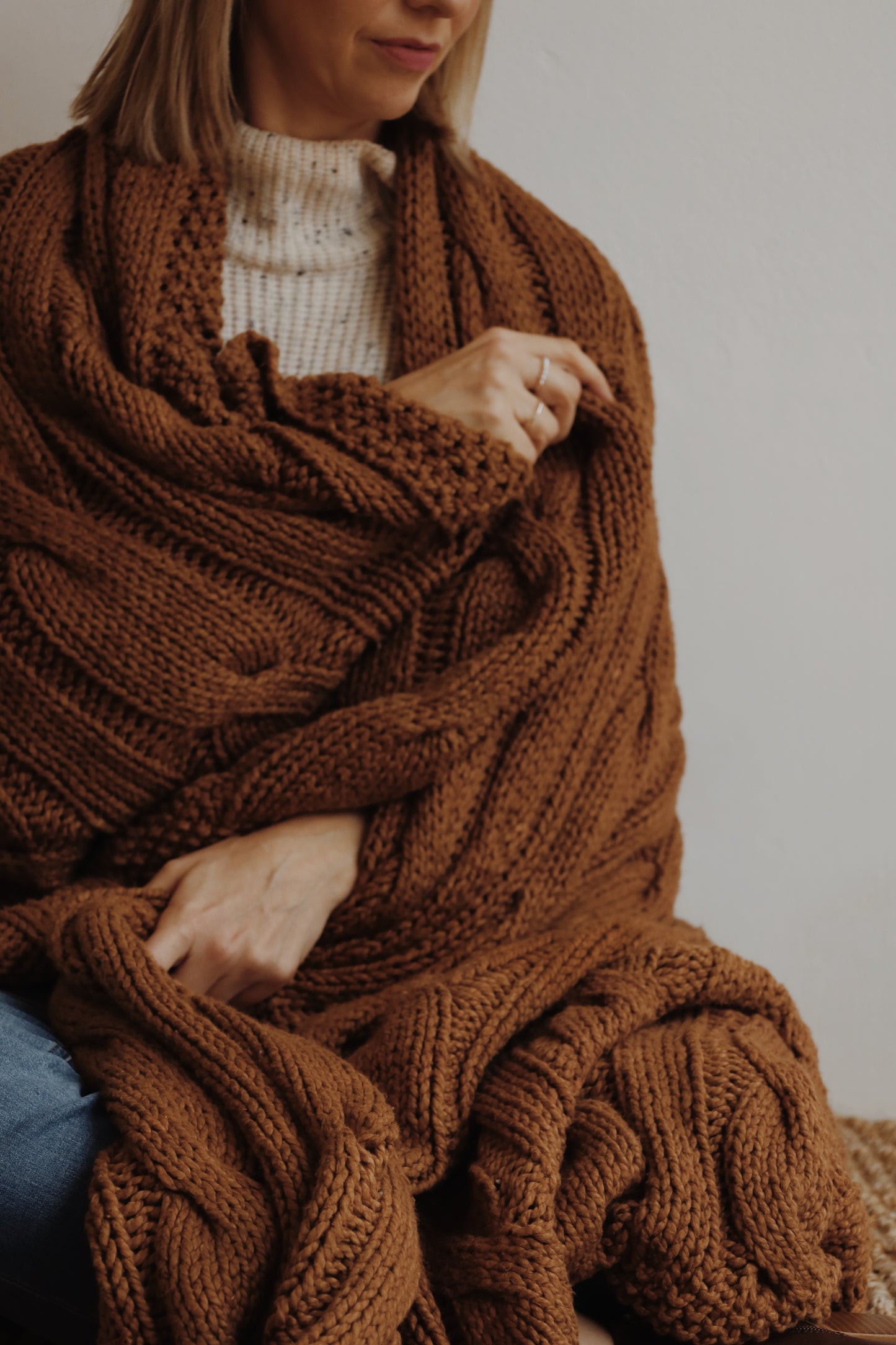 Traditional 100% Cotton Mocha Chunky Cable-knit Throw