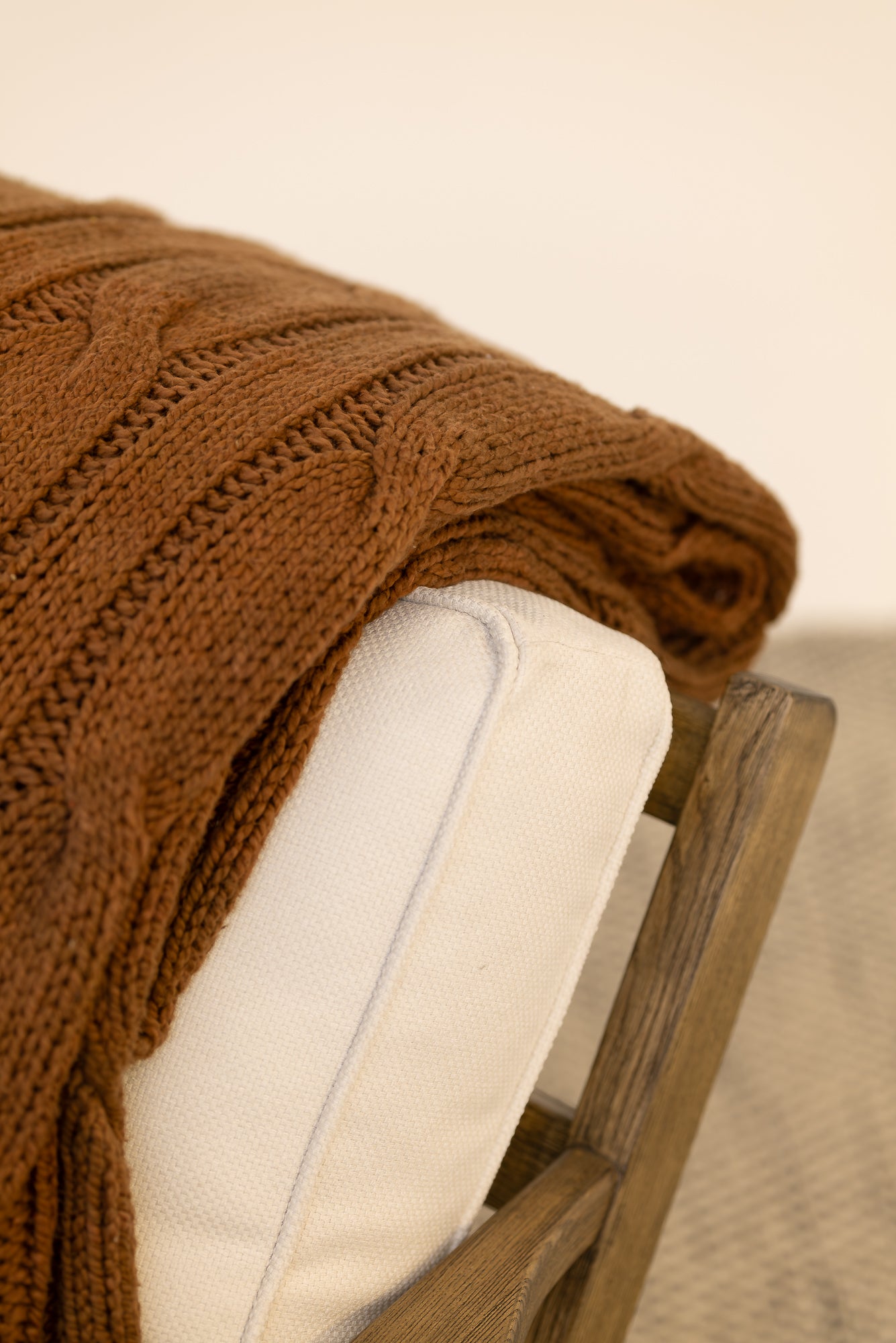 Traditional 100% Cotton Mocha Chunky-knit Throw