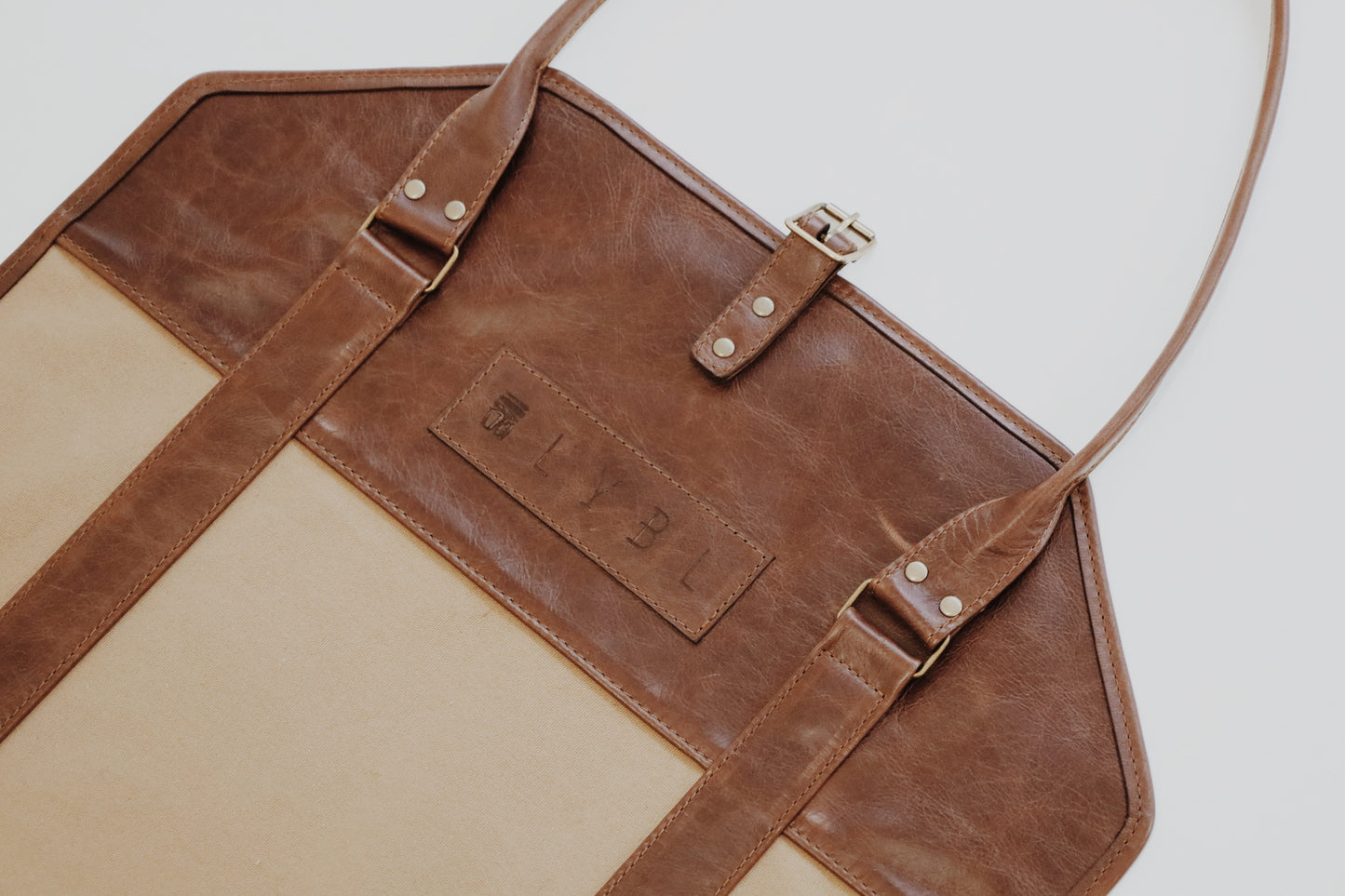 LYBL Leather & Canvas LogLift, in Kiaat-khaki